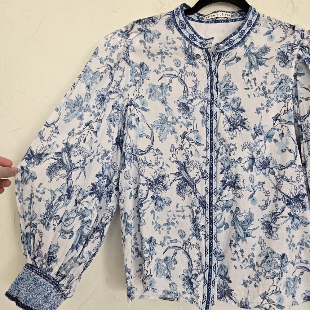Alice + Olivia Blue and White Floral Balloon-Sleeve Blouse - Picture 6 of 13